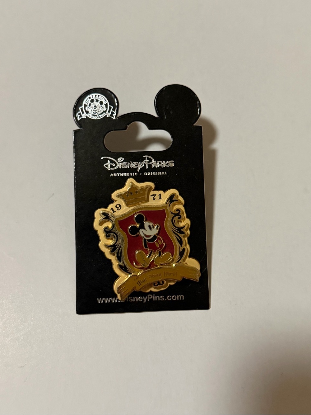 Walt Disney World Mickey Crest Pin